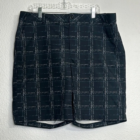 Under Armour Performance Men’s Shorts Size 38R Black Blue 10” - Picture 1 of 10